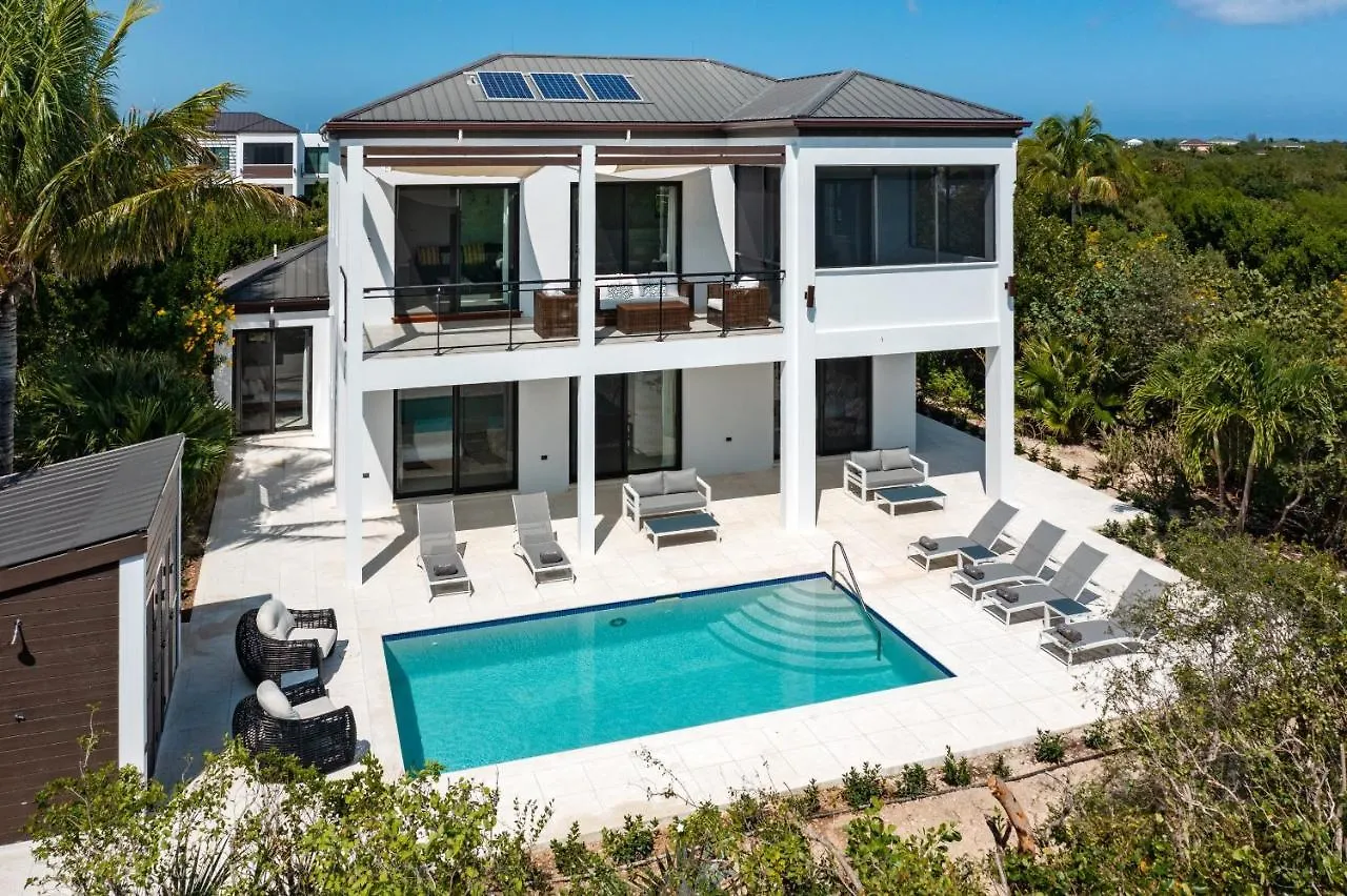 Alize Villa Long Bay