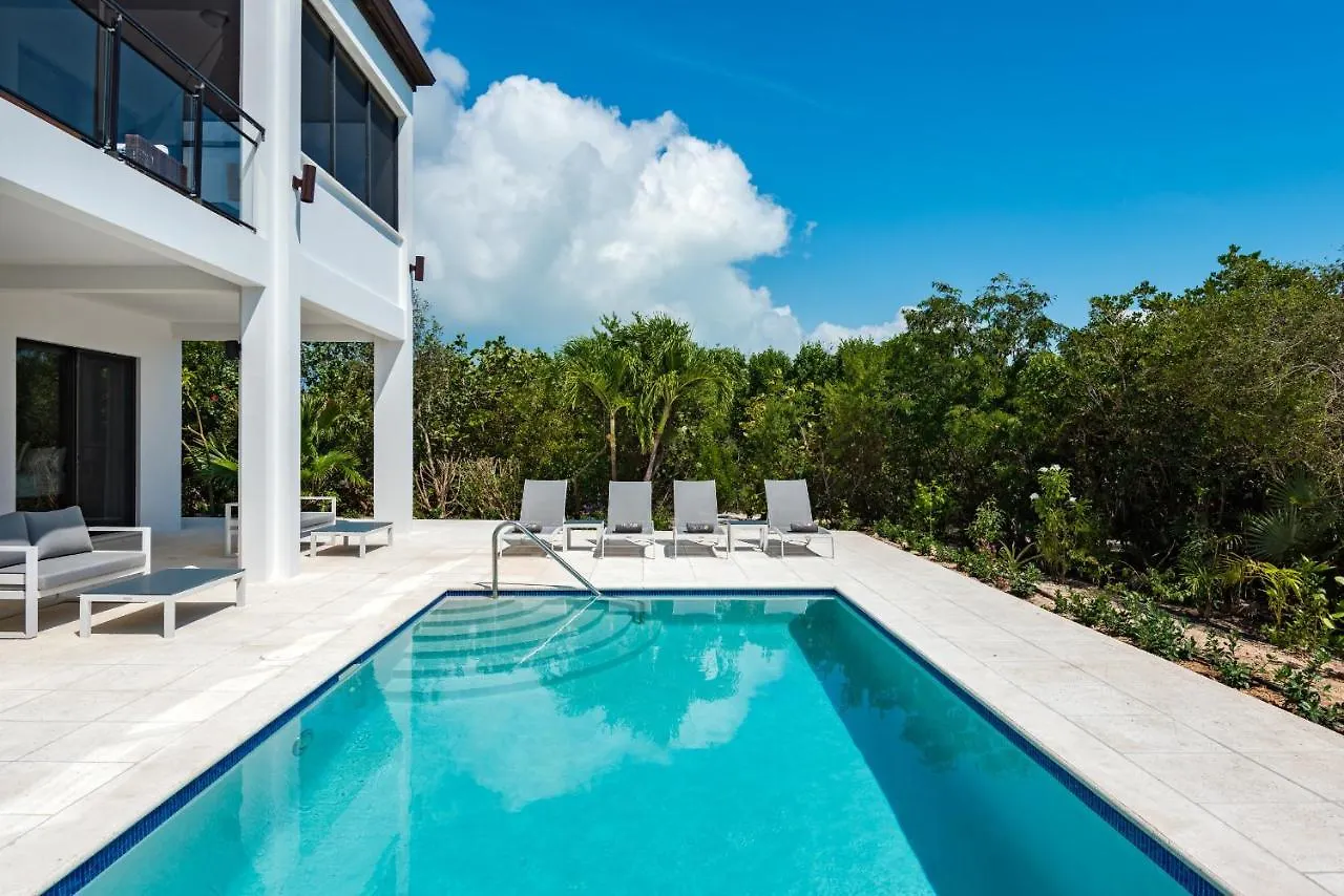 Alize Villa Long Bay